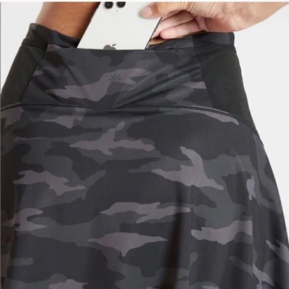 Athleta Match Point Printed Skort - Picture 4 of 8
